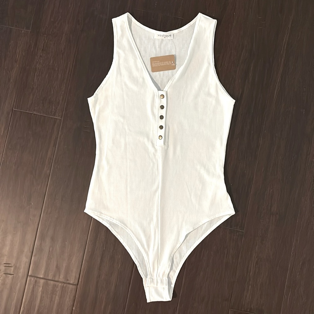 Vestique Demi Bodysuit- Size M